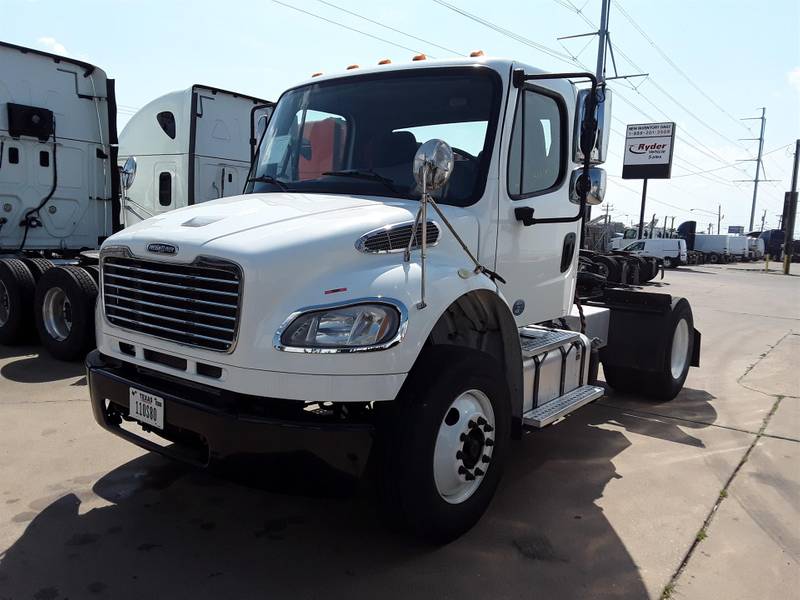 2015 Freightliner M2 106 For Sale | Day Cab | #567325