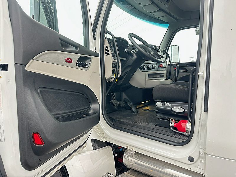 2024 Peterbilt 579