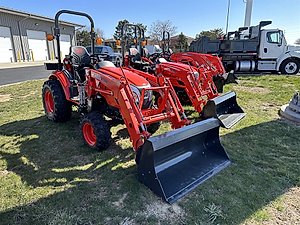 Kioti Pinnacle CX2510HST - Tractor
