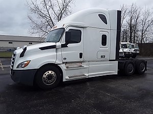 2019 Freightliner Cascadia - Sleeper Truck