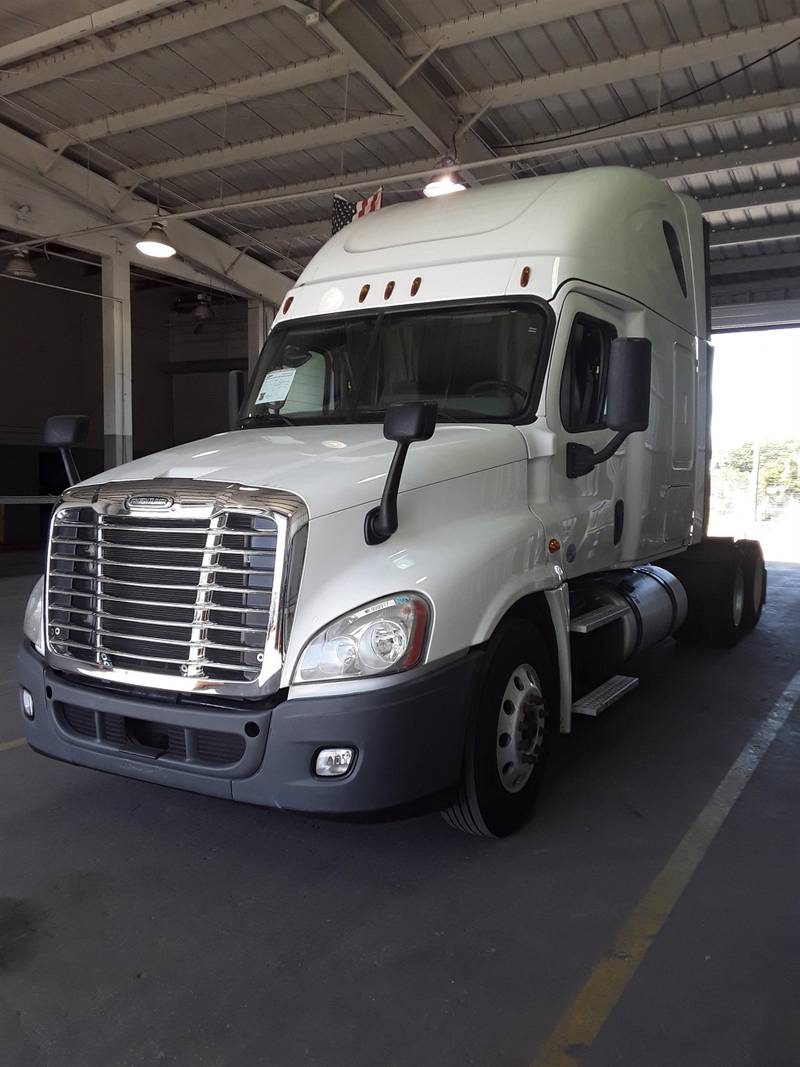 2017 Freightliner CASCADIA PX12564ST