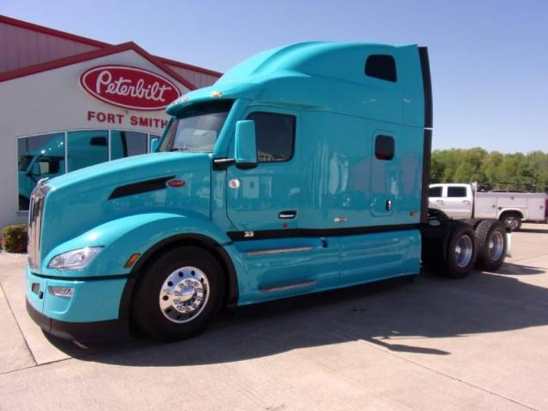 2024 Peterbilt 579 (For Sale) 80" Sleeper RD657132