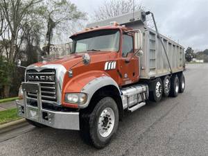 2015 Mack Granite GU713 - Dump Truck