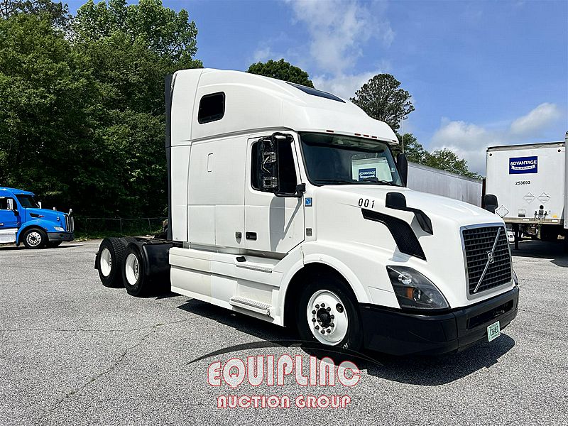 2016 VOLVO TRUCK VNL (For Sale) Sleeper Truck CF938795