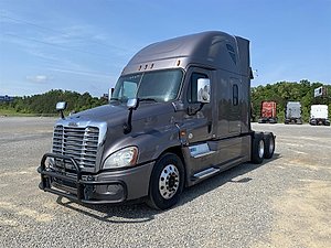 2016 Freightliner Cascadia126 - Sleeper Truck
