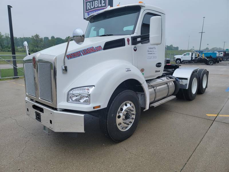 2024 Kenworth T880 (For Sale) Day Cab P320927