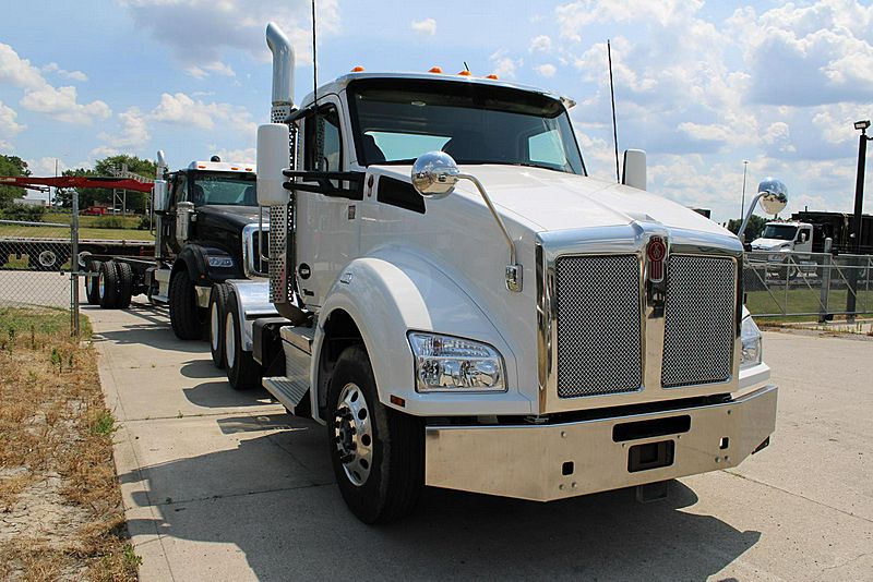 2024 Kenworth T880 (For Sale) Day Cab P320927