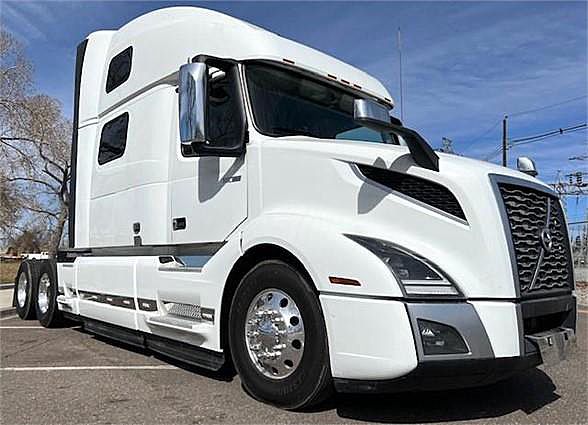 2020 Volvo VNL 860 (For Sale) 77" Sleeper 6408