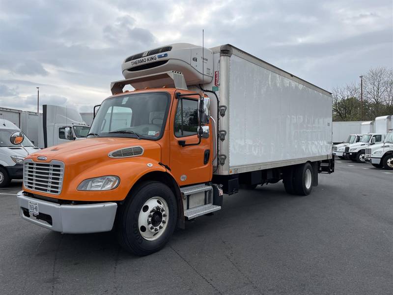 2013 Freightliner M2 106 (For Sale) | 24' Box | #485955