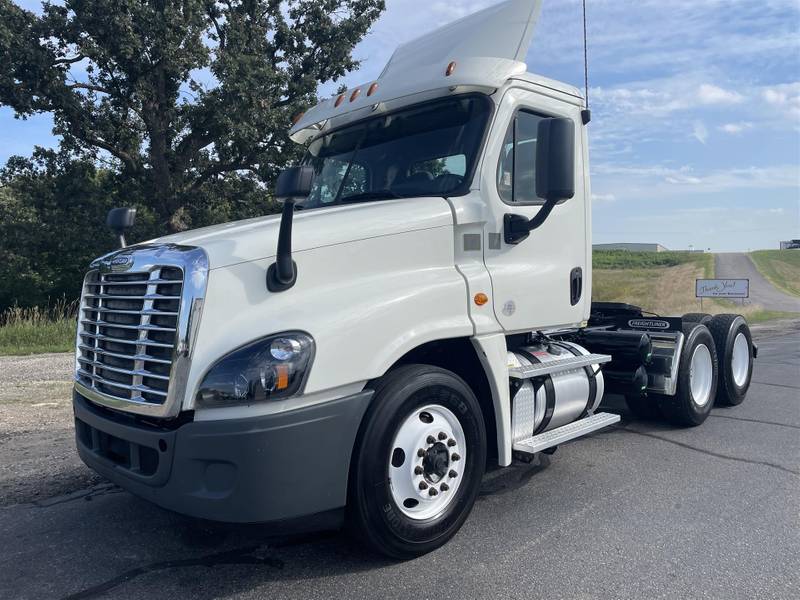 2015 Freightliner Cascadia 125 (For Sale) | Day Cab | With Video | #R46618