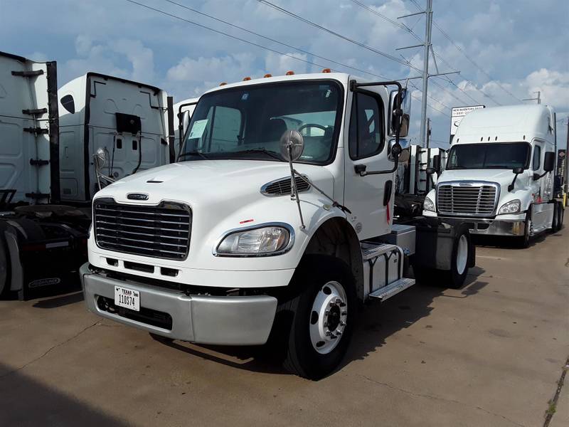 2015 Freightliner M2 106 (For Sale) | Day Cab | #567319