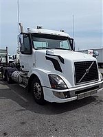 2016 Volvo VNL64T - Day Cab