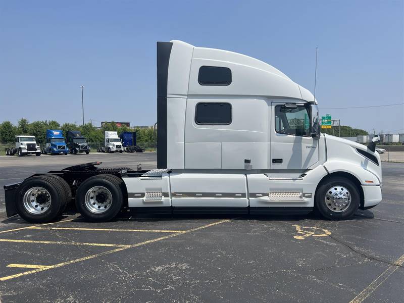 2024 Volvo VNL 860 For Sale 77" Sleeper V629462