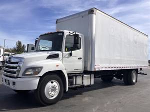 2017 Hino 338 - Box Truck