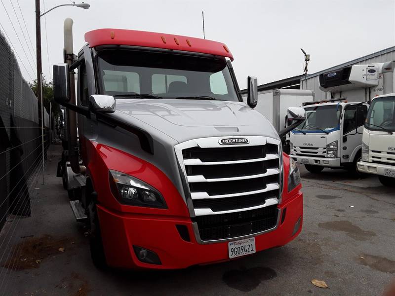 2020 Freightliner NEW CASCADIA 116 Day Cab