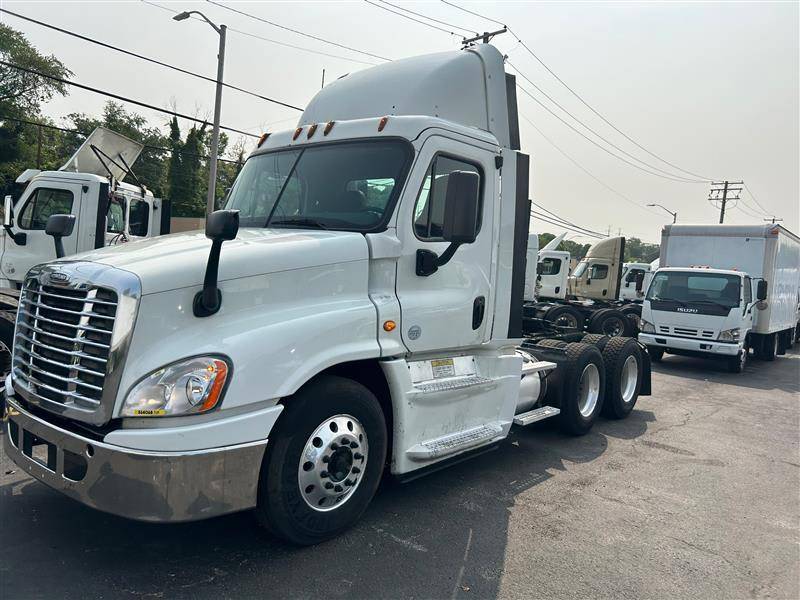 2015 Freightliner CASCADIA 125 Day Cab