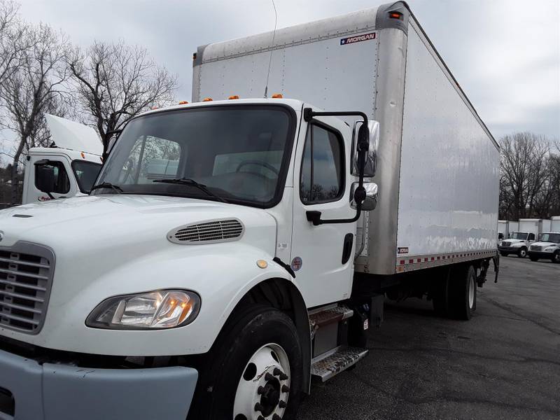 2019 Freightliner M2 106 For Sale | 26' Box | Non CDL | #821809