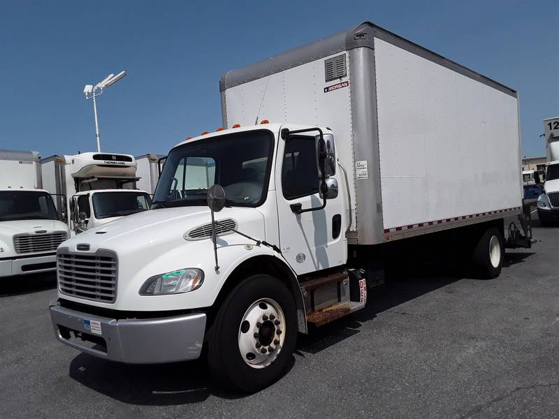 2017 Freightliner M2 106 (For Sale) | 20' Box | Non CDL | #667205