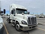 2017 Freightliner Cascadia 125 - Sleeper Truck