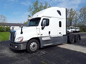 2018 Freightliner Cascadia 125 - Sleeper Truck