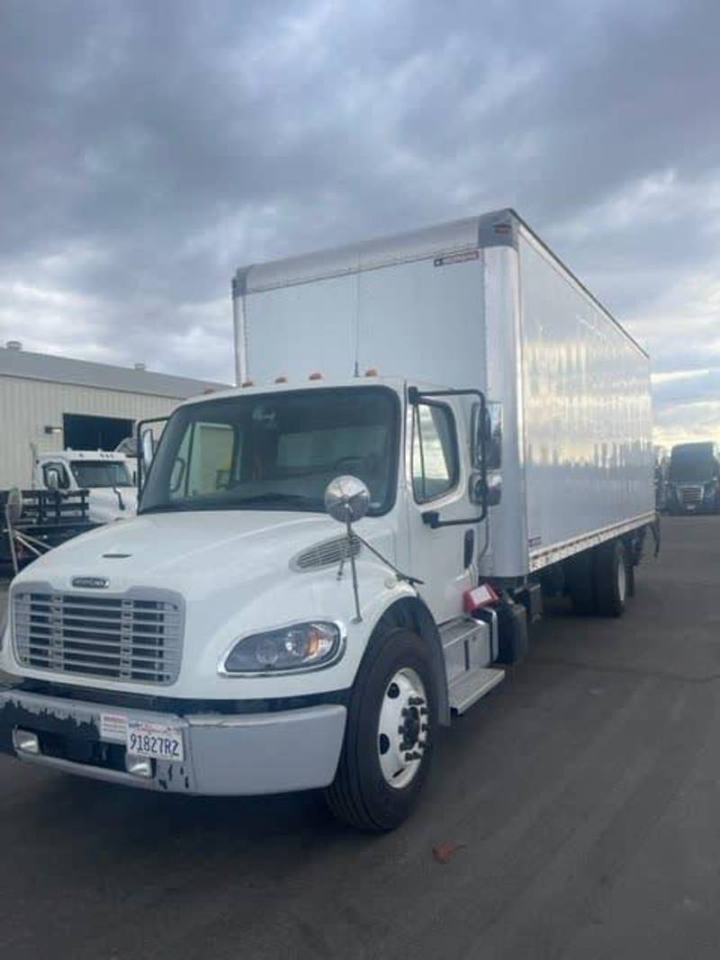 2020 Freightliner M2 106 (for Sale) 