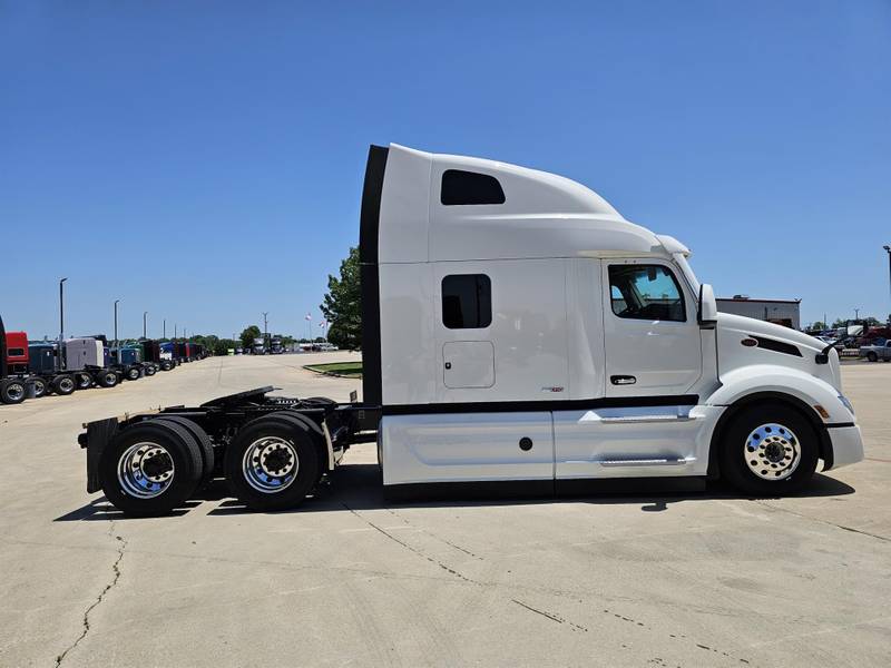 2024 Peterbilt 579 (For Sale) 80" Sleeper RD656910