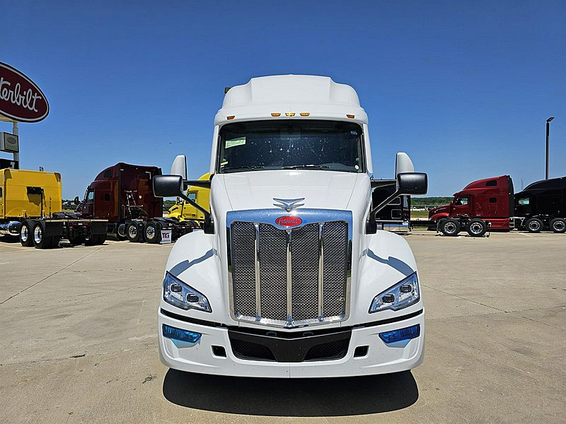 2024 Peterbilt 579 (For Sale) 80" Sleeper RD656910
