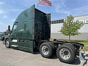 2019 Freightliner CASCADIA 126