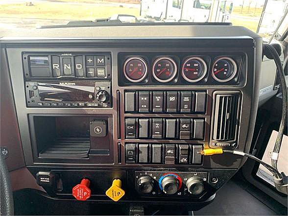 2022 Mack ANTHEM 64T