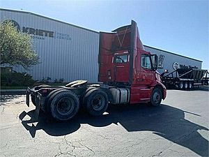 2019 Volvo VNR64T300