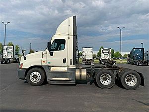 2017 Freightliner CASCADIA 125