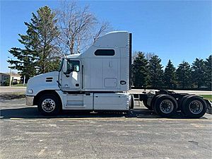 2015 Mack Pinnacle CXU613 - Sleeper Truck