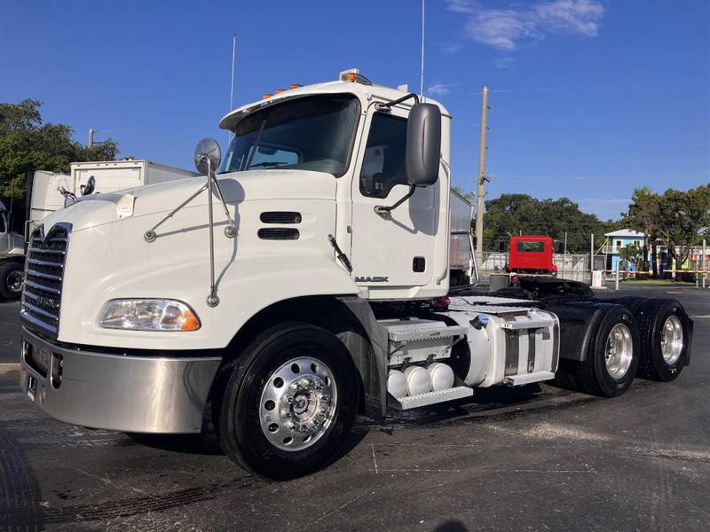 2016 Mack Pinnacle CXU613 (For Sale) | Day Cab | #10MU078594