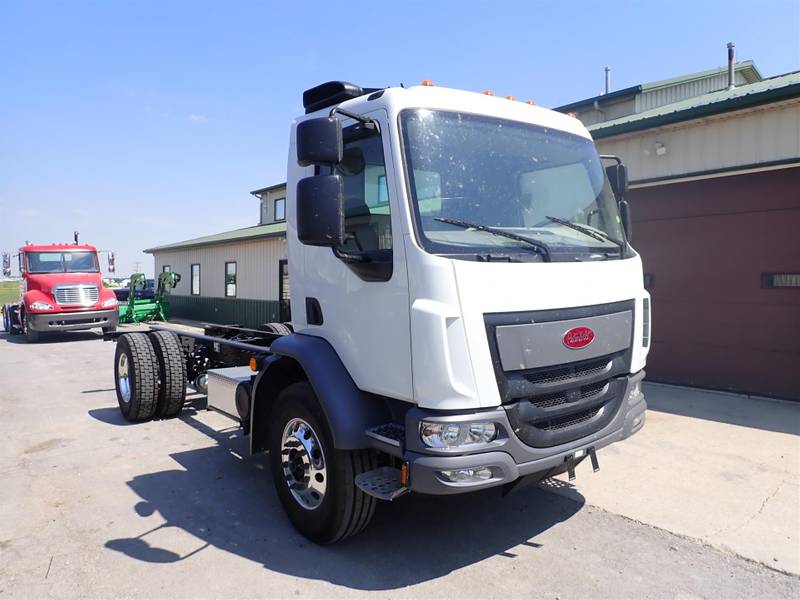 2024 Peterbilt 520 (For Sale) Cab & Chassis RF596176