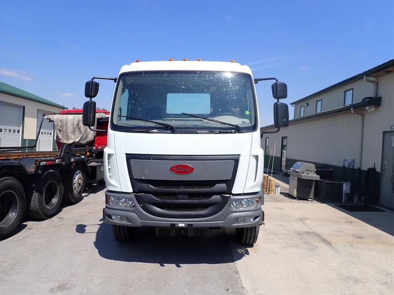 2024 Peterbilt 520 (For Sale) Cab & Chassis RF596176