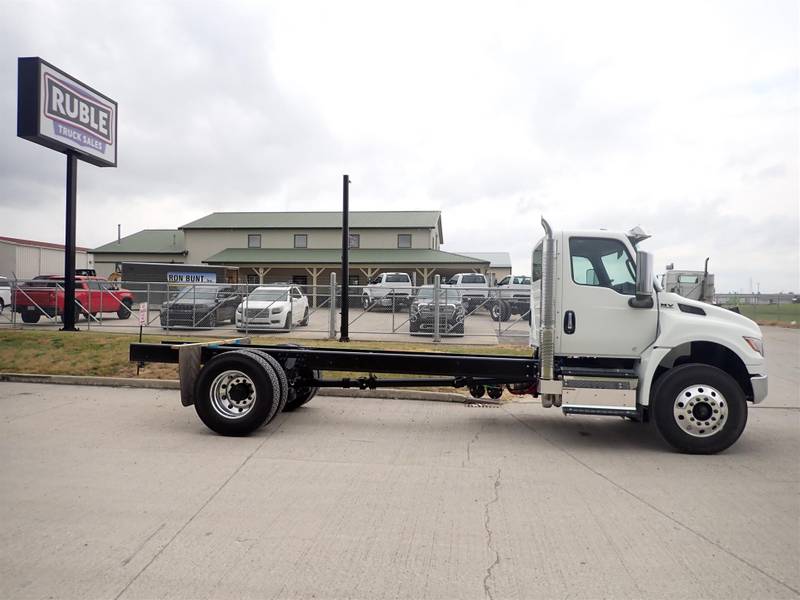 2024 International MV607 (For Sale) Cab & Chassis RL135284