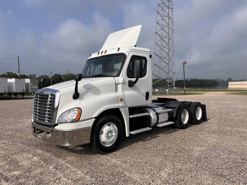 2015 Freightliner Cascadia 125 (For Sale) | Day Cab | #GH2095