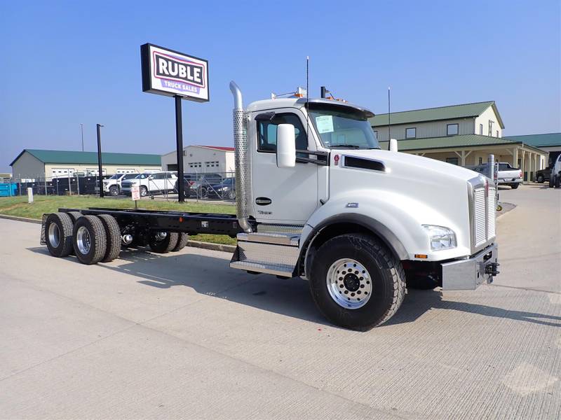 2024 Kenworth T880 (For Sale) Cab & Chassis RF350776