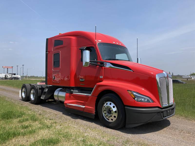 2025 Kenworth T680 Red Paint