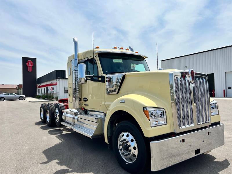 2024 Kenworth W990 (For Sale) 40" Sleeper RJ349701