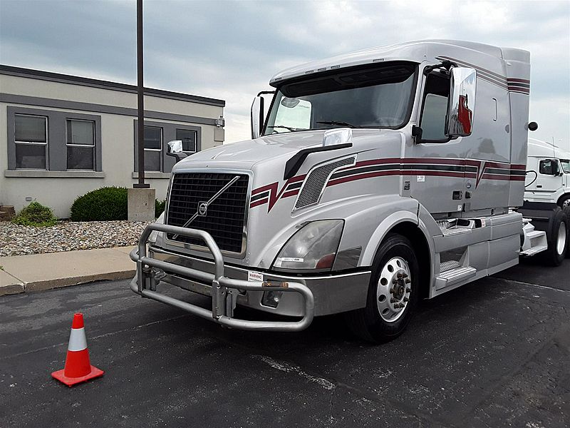 2017 Volvo VNL 630 (For Sale) 61" Sleeper 666112