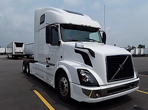 2017 Volvo VNL64T - Sleeper Truck