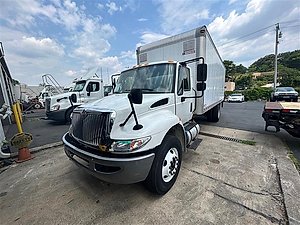 2017 International DuraStar 4300 - Box Van