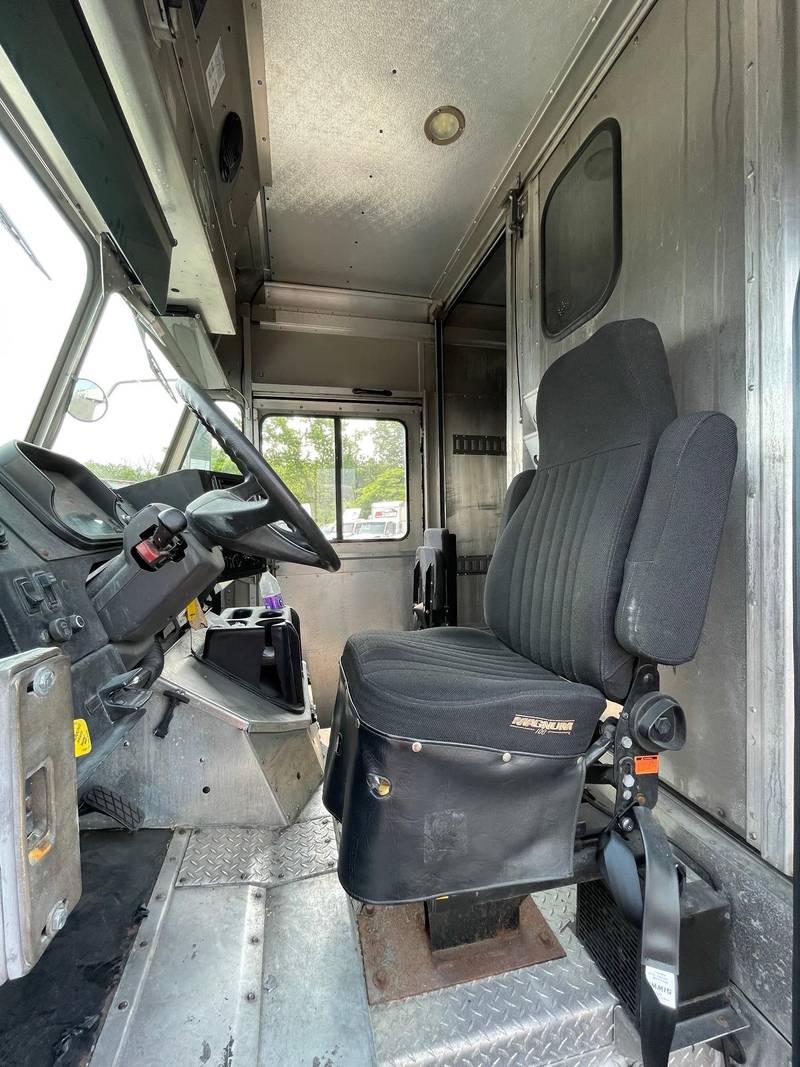 2017 Freightliner Mt55 (for Sale) 