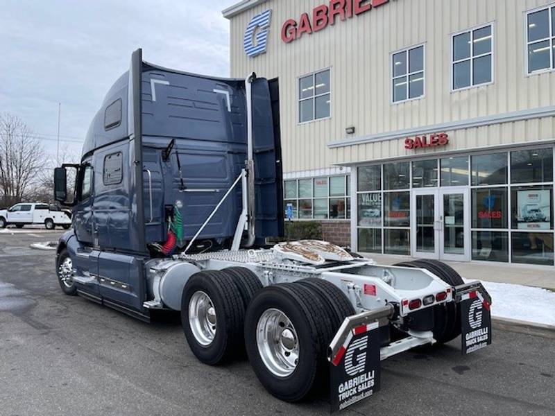 2024 Volvo VNL 860 (For Sale) 77" Sleeper ID 16207078