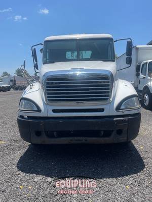2006 Freightliner Columbia - Day Cab