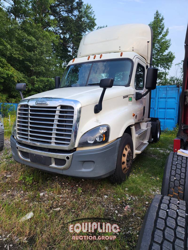 2016 Freightliner CASCADIA (For Sale) Day Cab CFHP5851