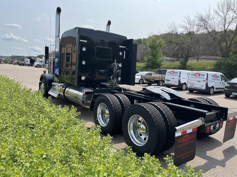 2024 Kenworth W900L (For Sale) 72" Sleeper RR318227