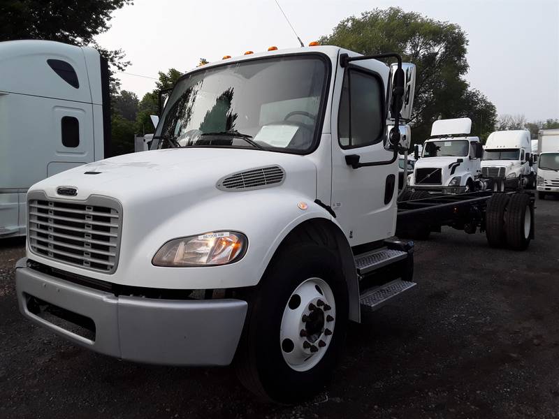 2017 Freightliner M2 106 (For Sale) | Cab & Chassis | Non CDL | #667208