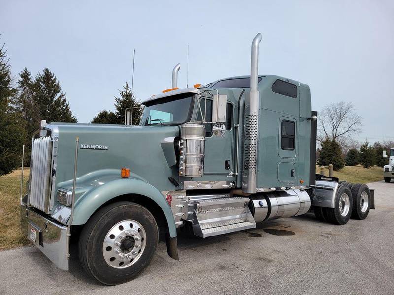 2016 Kenworth W900 For Sale | Sleeper Truck | #C23601